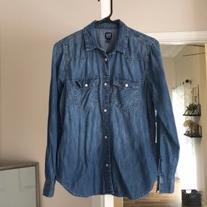 GAP Blue Denim Button Down Shirt Size Medium